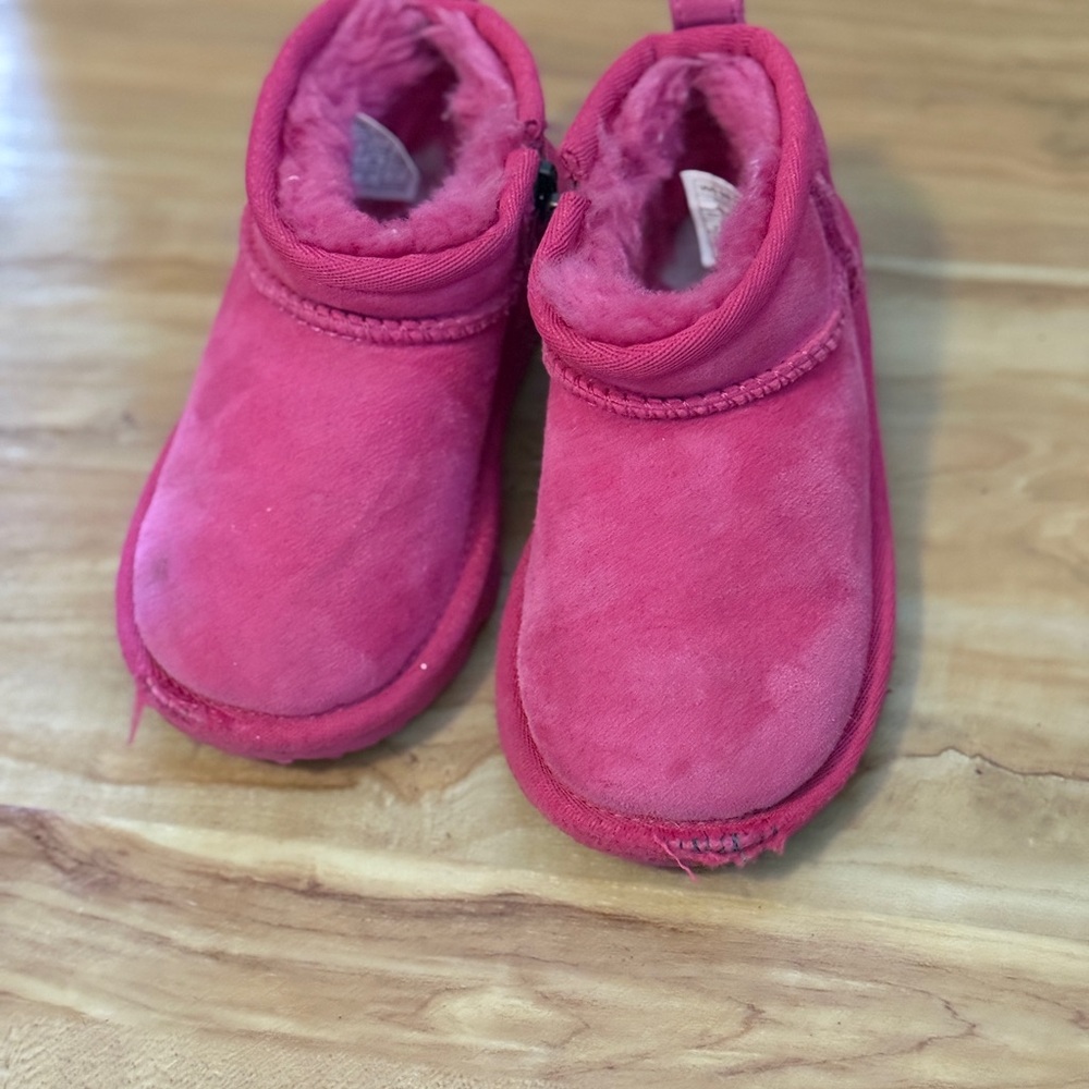 Classic Ultra Mini Toddler Ugg Boot